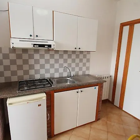 וילה Sleeps 4 Pool Air Con אגרופולי